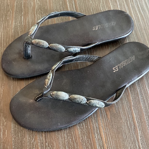 Aerosoles ladies, flat sandals in size 7 - Picture 3 of 8